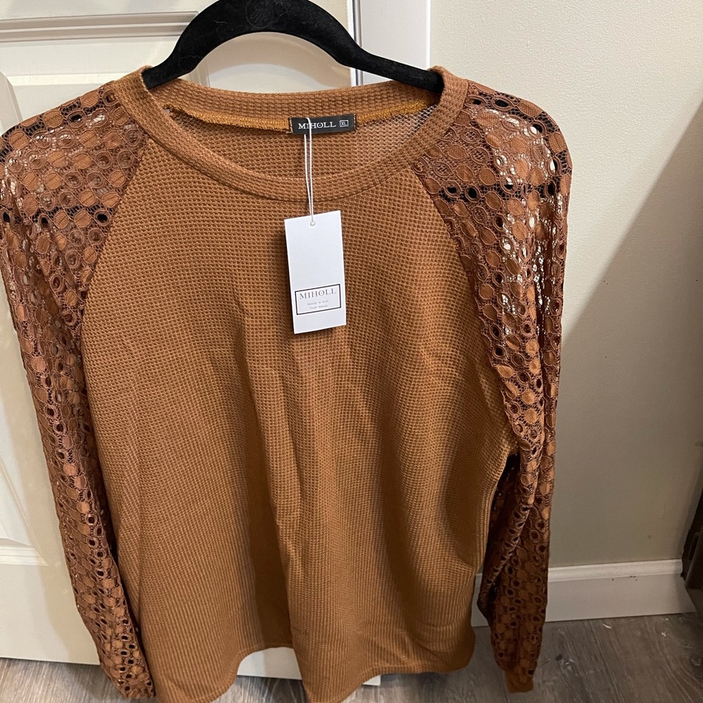 Brand new brown top